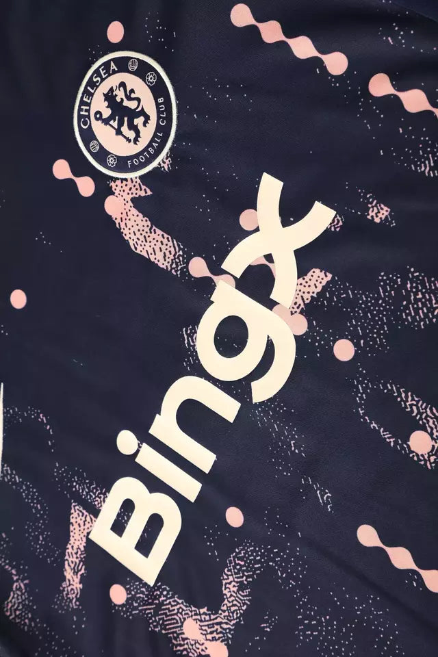 Kit Treino adulto - Camisa e Shorts - Chelsea Nike 24/25 - Azul com detalhes em salmão