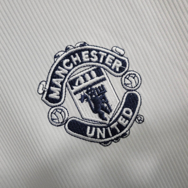 Camisa Retrô Manchester United II 1999/2000 manga longa - Umbro Masculina - Branca com detalhes em azul