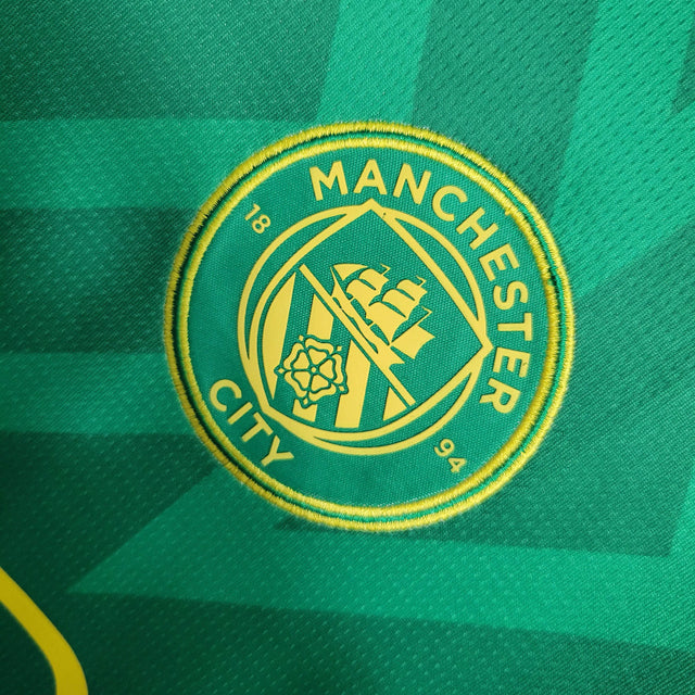 Camisa Manchester City Goleiro 23/24 - Torcedor Puma Masculina - Verde com detalhes em amarelo