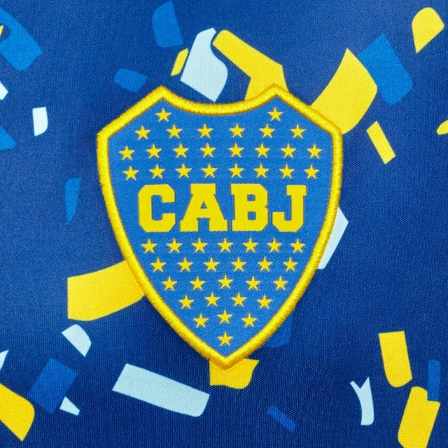 Camisa Boca Juniors Pré-jogo 24/25 - Torcedor Adidas Masculina - Azul com detalhes em amarelo e branco