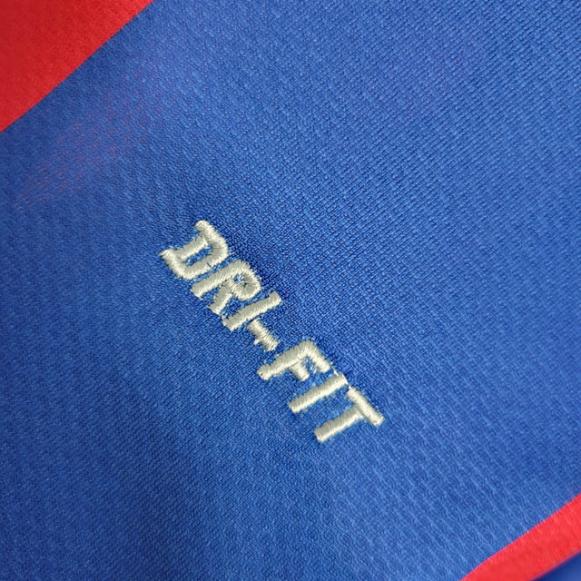 Camisa Retrô Barcelona I 10/11 - Masculina Nike - Azul e vermelha com detalhes em amarelo