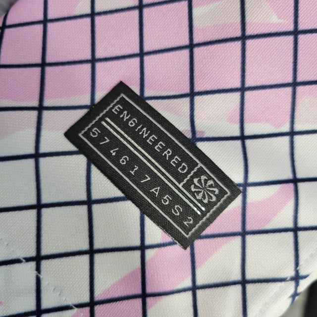 Camisa Treino Barcelona 23/24 - Torcedor Nike Masculina - Branca e rosa