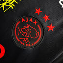Camisa Ajax Edição Especial 23/24 - Torcedor Adidas Masculina - Preta com detalhes em homenagem ao Bob Marley