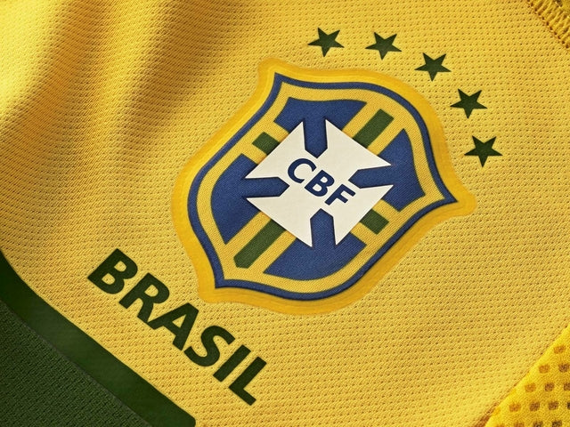 Camisa Retrô Seleção Brasileira I 2013/14 - Masculina Nike - Amarela com detalhes em verde