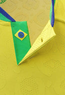 Camisa Retrô Seleção Brasileira I 2022/23 - Masculina Nike - Amarela com detalhes em verde