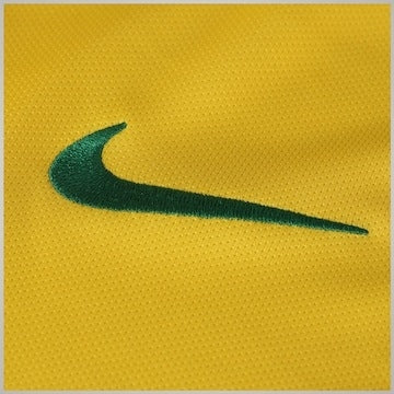 Camisa Retrô Seleção Brasileira I 2016/17 - Masculina Nike - Amarela com detalhes em verde