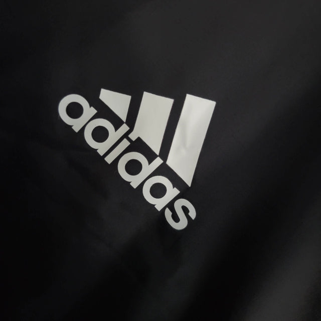 Jaqueta Corta-Vento Bayern de Munique 23/24 - Masculina Adidas - Preta