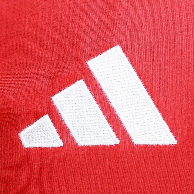 Camisa Arsenal Pré-jogo 24/25 - Torcedor Adidas Masculina - Branca com detalhes em preto e azul e vermelho