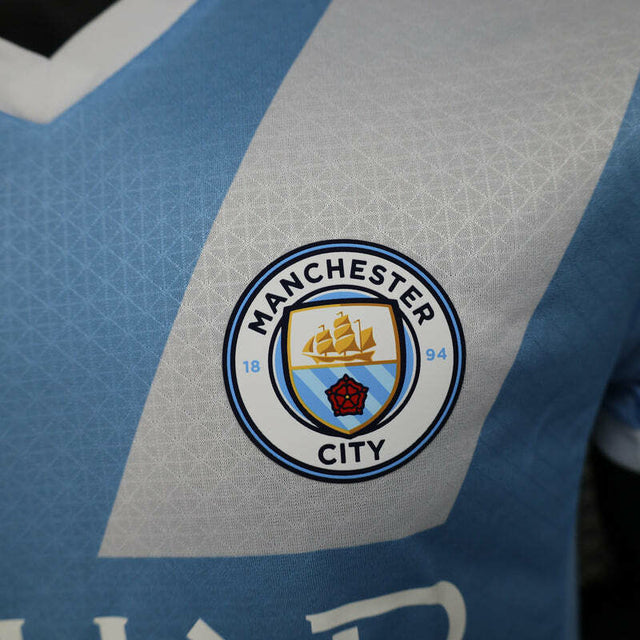 Camisa Manchester City I 25/26 - Jogador Puma Masculina - Azul com detalhes em branco
