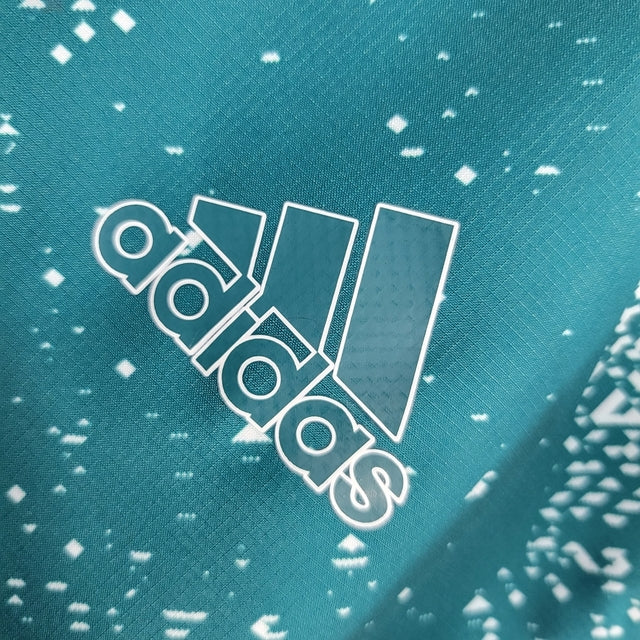 Jaqueta Corta-Vento Bayern de Munique 23/24 - Masculina Adidas - Branca com detalhes em verde