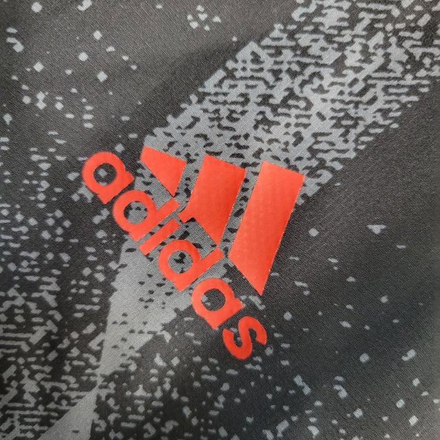 Jaqueta Corta-Vento Bayern de Munique 23/24 - Masculina Adidas - Preta