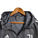 Jaqueta Corta-Vento Juventus 23/24 - Masculina Adidas - Preta
