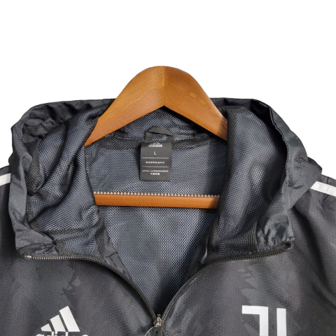 Jaqueta Corta-Vento Juventus 23/24 - Masculina Adidas - Preta