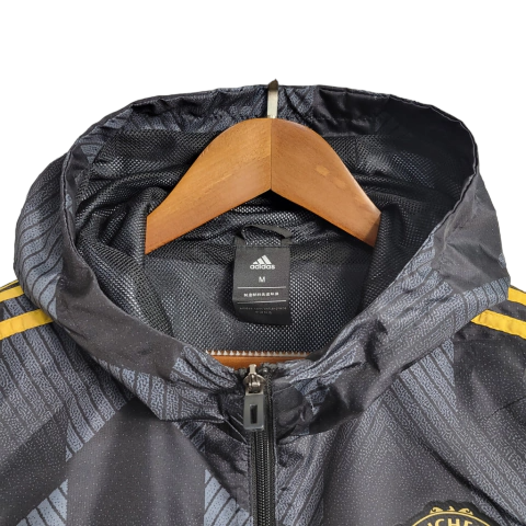 Jaqueta Corta-Vento Manchester United 23/24 Masculino Adidas - Preto