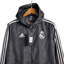 Jaqueta Corta-Vento Real Madrid 23/24 - Masculina Adidas - Preta