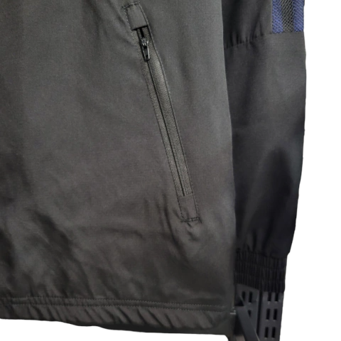 Jaqueta Corta-Vento Real Madrid 23/24 - Masculina Adidas - Preta