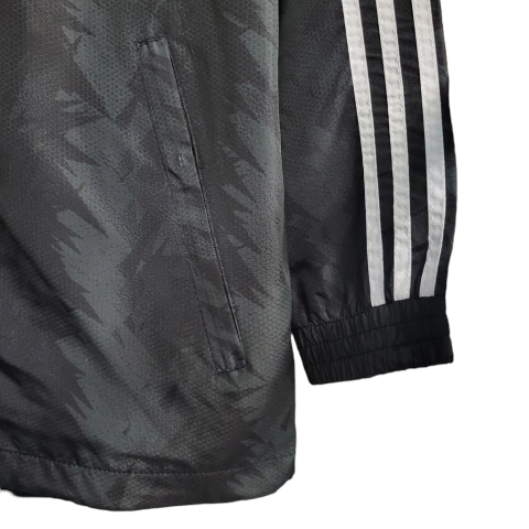 Jaqueta Corta-Vento Real Madrid 23/24 - Masculina Adidas - Preta