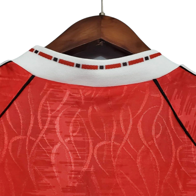 Camisa Retrô Manchester United I 1992 - Adidas Masculina - Vermelha com detalhes em branco