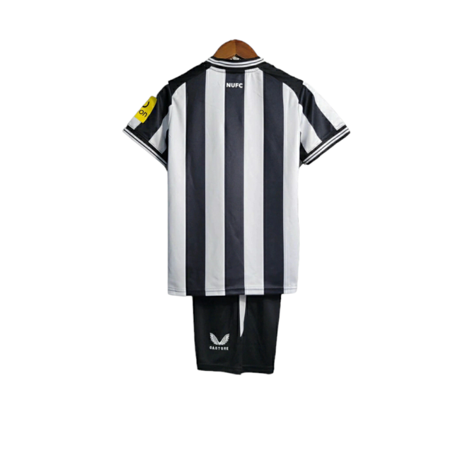 Kit Infantil Newcastle Home 23/24 - Castore - Preto e Branco