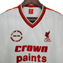 Camisa Retrô Liverpool 1985/1986 - Masculina - Branca com detalhes em vermelho