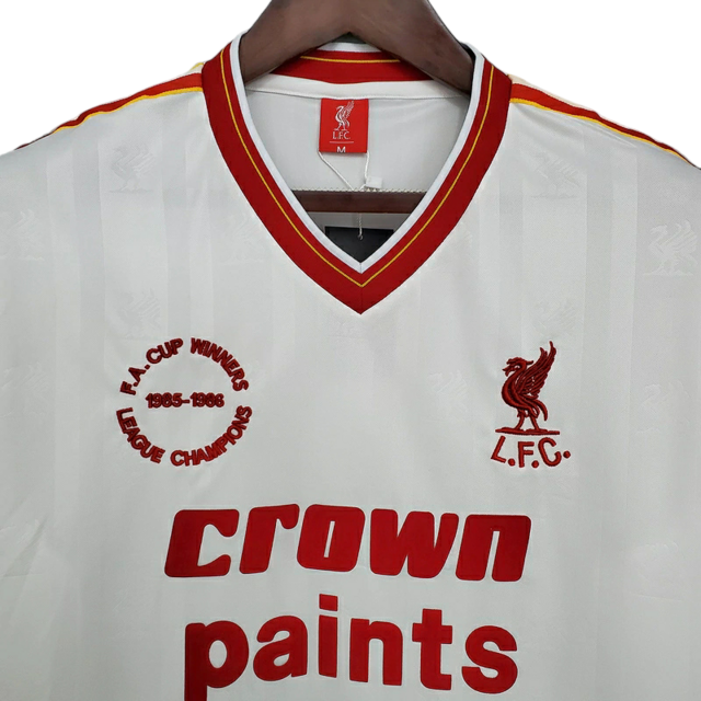 Camisa Retrô Liverpool 1985/1986 - Masculina - Branca com detalhes em vermelho