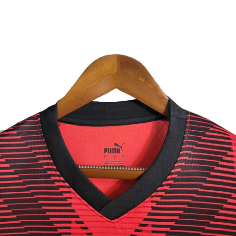 Camisa AC Milan I 23/24 - Torcedor Puma Masculina - Vermelha e preta