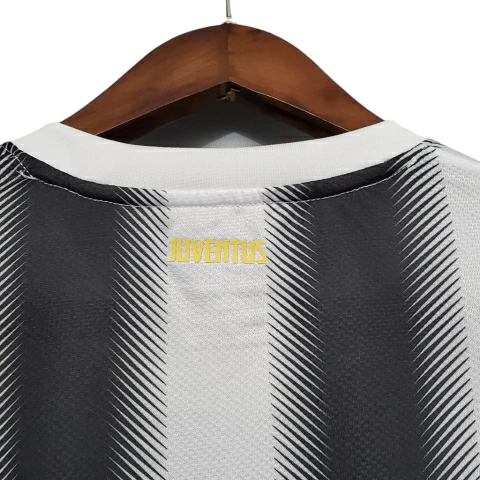 Camisa Retrô Juventus 2011/2012 - Nike Masculina - Preta e branca