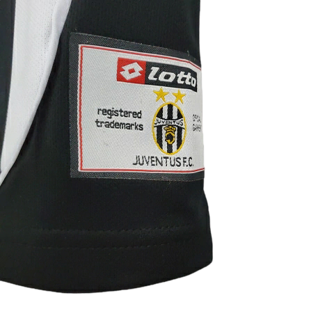 Camisa Retrô Juventus 2002/2003 - Lotto Masculina - Preta e branca