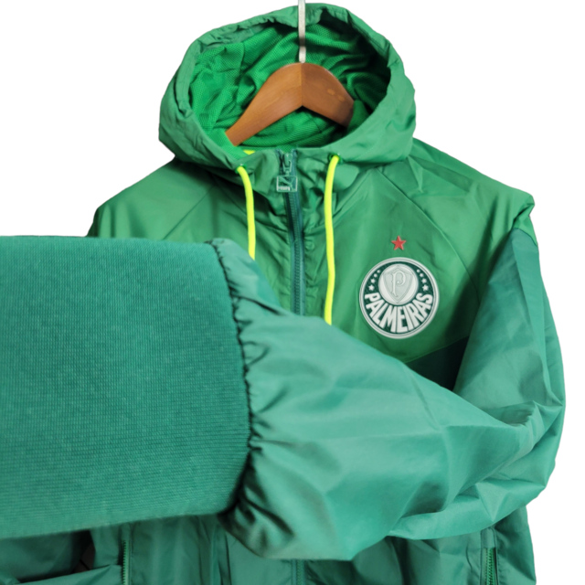 Jaqueta Corta-Vento Palmeiras 23/24 - Masculina Puma - Verde com detalhes em branco e amarelo