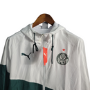 Jaqueta Corta-Vento Palmeiras 22/23 - Masculina Puma - Branca com detalhes em verde