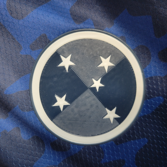 Camisa Cruzeiro Edição Especial 22/23 Torcedor Masculina - Azul royal com detalhes em dourado