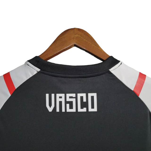 Camiseta Vasco Treino 23/24 - Kappa Torcedor Masculino - Preta com detalhes em cinza e vermelho