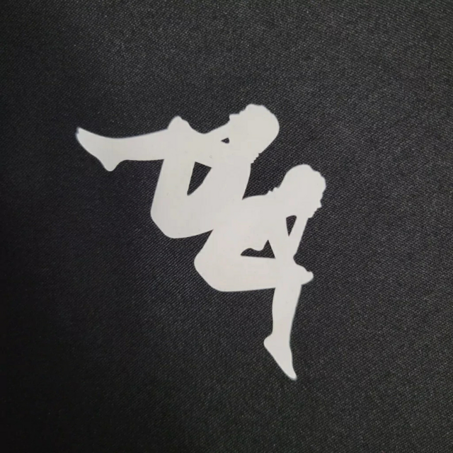 Camiseta Vasco Treino 23/24 - Kappa Torcedor Masculino - Preta com detalhes em cinza e vermelho