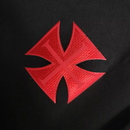 Camiseta Vasco Treino 23/24 - Kappa Torcedor Masculino - Preta com detalhes em cinza e vermelho
