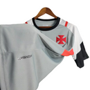 Camiseta Vasco da Gama Treino 23/24 - Kappa Torcedor Masculino - Cinza com detalhes em preto e vermelho