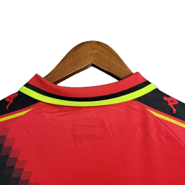 Camisa Vasco da Gama Conceito 23/24 Kappa Masculina - Vermelha com a faixa em preto e detalhes em amarelo