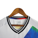 Camisa Vasco da Gama Edição Especial LGBTQIAPN+ 23/24 Kappa Masculino - Branco com detalhes na faixa nas cores de um Arco-íris