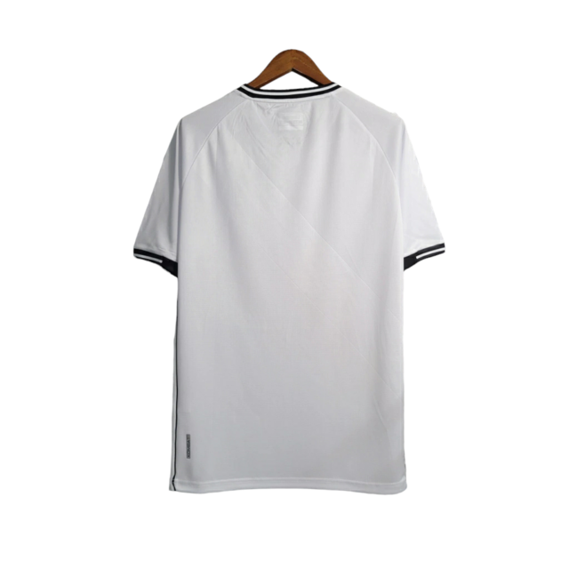 Camisa Vasco da Gama Edição Especial LGBTQIAPN+ 23/24 Kappa Masculino - Branco com detalhes na faixa nas cores de um Arco-íris