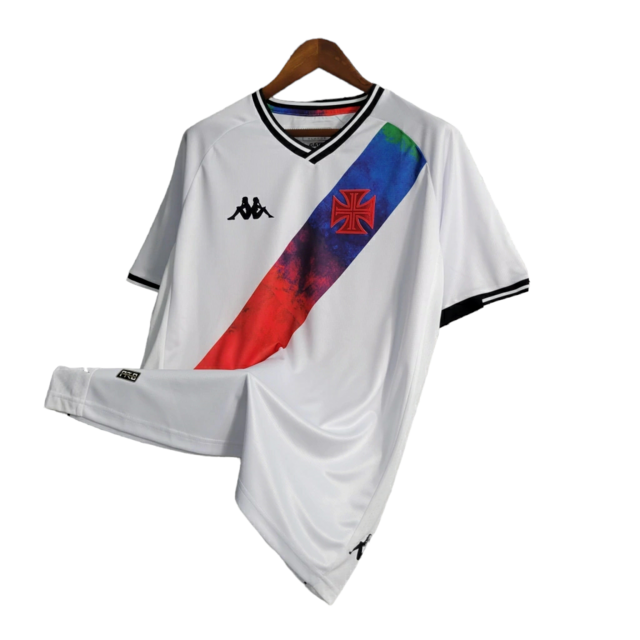 Camisa Vasco da Gama Edição Especial LGBTQIAPN+ 23/24 Kappa Masculino - Branco com detalhes na faixa nas cores de um Arco-íris