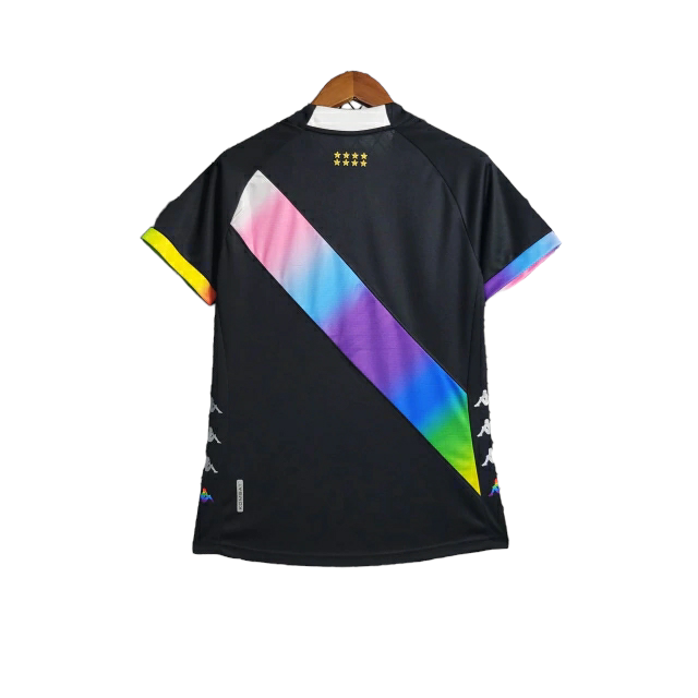 Camisa Vasco da Gama II Edição especial LGBTQIAPN+ 23/24 -  Kappa Feminina - Preta com detalhes na faixa nas cores de um Arco-íris