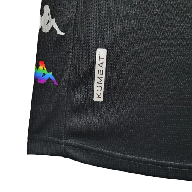 Camisa Vasco da Gama II Edição especial LGBTQIAPN+ 23/24 -  Kappa Feminina - Preta com detalhes na faixa nas cores de um Arco-íris