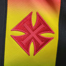 Camisa Vasco da Gama II Edição especial LGBTQIAPN+ 23/24 -  Kappa Feminina - Preta com detalhes na faixa nas cores de um Arco-íris