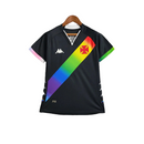 Camisa Vasco da Gama II Edição especial LGBTQIAPN+ 23/24 -  Kappa Feminina - Preta com detalhes na faixa nas cores de um Arco-íris