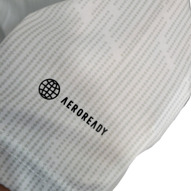 Camisa São Paulo Edição Edição especial 23/24 - Torcedor Adidas Masculina - Branca com listras em vermelho e preto