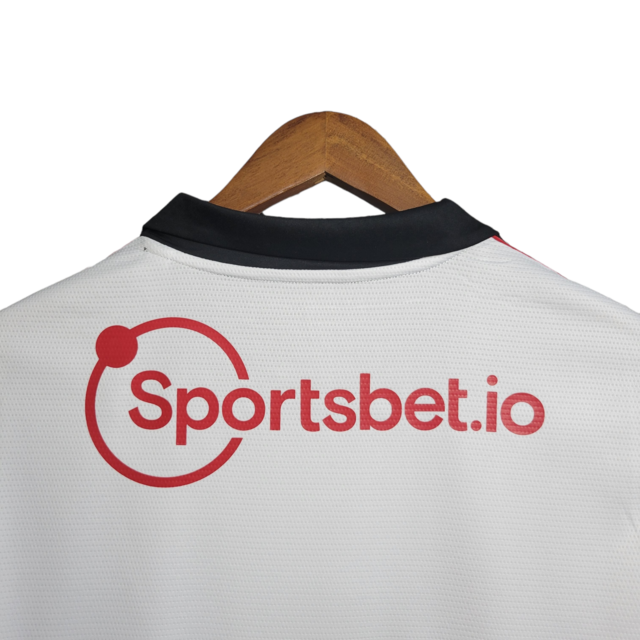 Camisa São Paulo II 22/23 Torcedor Masculina - Detalhes em preto e branco e vermelho