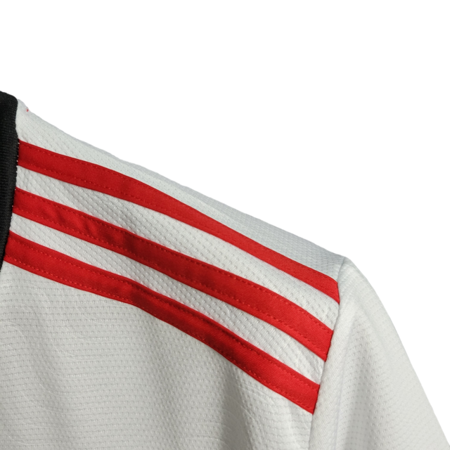 Camisa Flamengo II 22/23 Torcedor Masculina -Branca com detalhes preto e vermelho