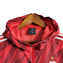 Jaqueta Corta-Vento Flamengo 23/24 Masculina Adidas - Vermelha com detalhes em preto e simbolo em branco