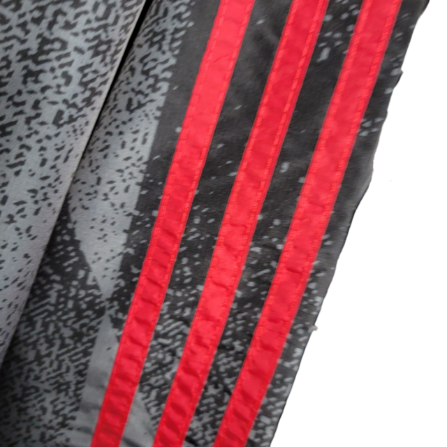 Jaqueta Corta-Vento Flamengo 22/23 Masculina Adidas - Preta com detalhes em vermelho