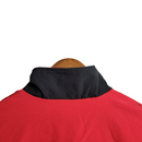 Jaqueta Corta-Vento Flamengo 22/23 Masculina Umbro - Vermelho com detalhes em preto