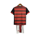 Kit Infatil Flamengo I 22/23 Adidas - Vermelho com detalhes em preto
